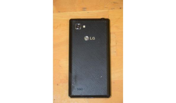 2 diverse smarthones LG, werking niet gekend, mogelijks locked, zonder kabels